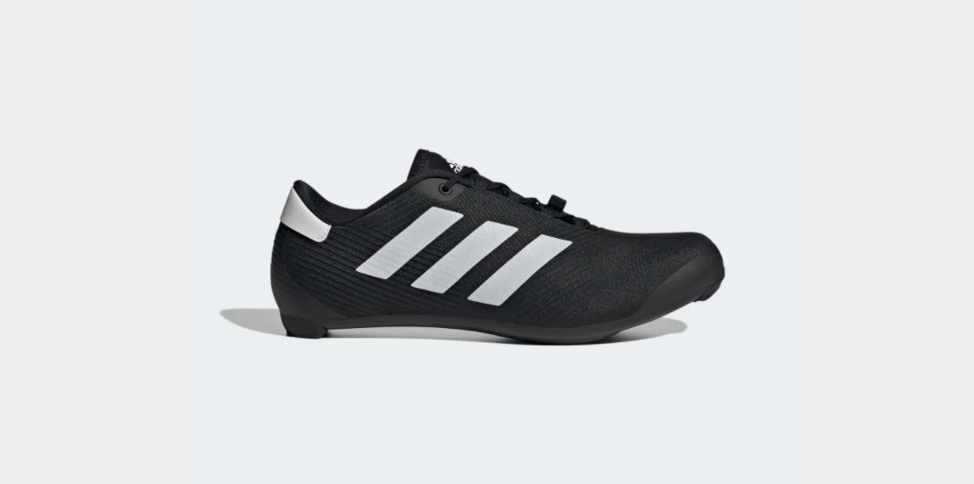 アディダス（Adidas)のスニーカー