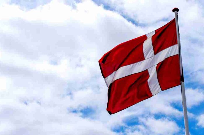 ヨナス・ヴィンゲゴーの凱旋帰国がヤバイ。2022ツール・ド・フランス総合優勝を祝うデンマークの様子