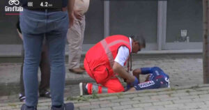 2025ジロ・デ・イタリアで落車したミケル・ランダ（Mikel Landa）