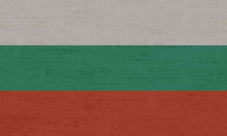 ブルガリア国旗